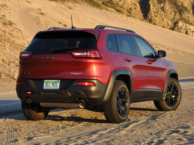 2016_jeep_cherokee_trailhawk_4wd-pic-2897862321993696342-1600x1200.jpeg