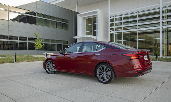 Lanza Nissan edición especial de Altima 2019