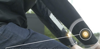 Empleados de Ford crean chamarra para ciclistas