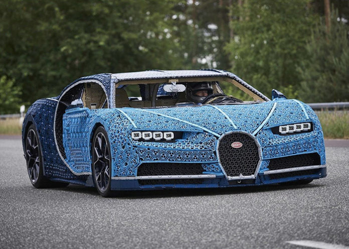 Crean un Bugatti Chiron de tamaño real con piezas de LEGO