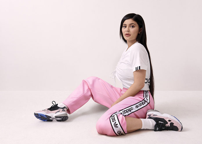 Adidas presenta el segundo drop de Falcon de la mano de Kylie Jenner