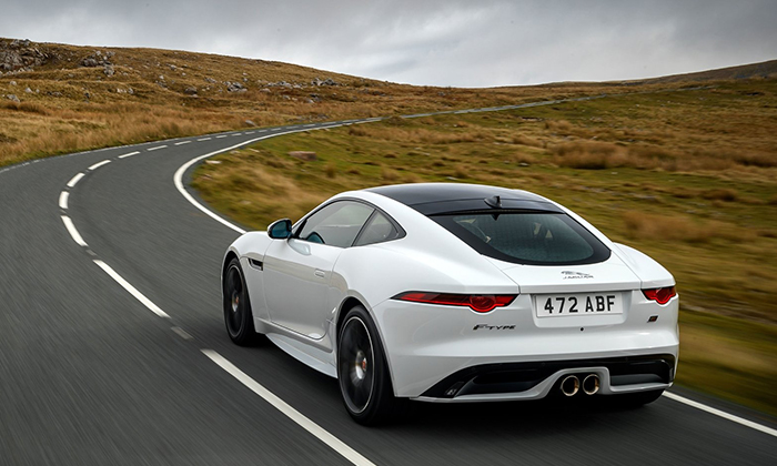 Jaguar celebra 70 años del XK120 con el F-Type Chequered Flag Edition