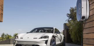 Porsche Taycan estaría ‘arrebatando’ clientes a Tesla 3