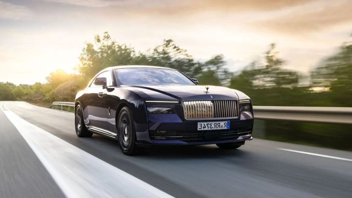 Rolls-Royce admite que sus clientes no quieren renunciar al motor de combustión