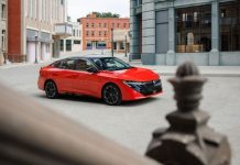 Nissan, México y la batalla por mantener autos accesibles